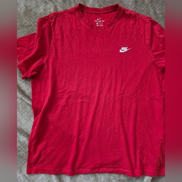 Nike Men's Red T-Shirt - Picture 1 of 4